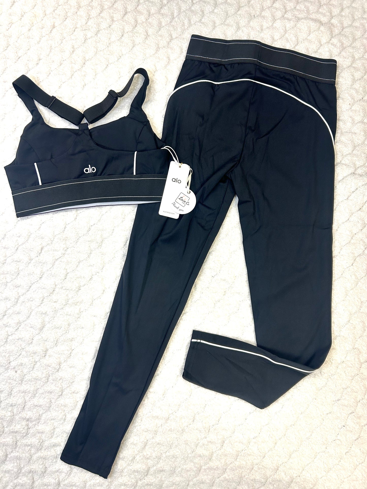 Alo Black and White Set