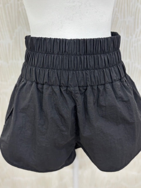 Black Windbreaker Shorts w\ lining & back mesh pocket